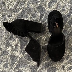 Seychelles Ruffle Block Heel